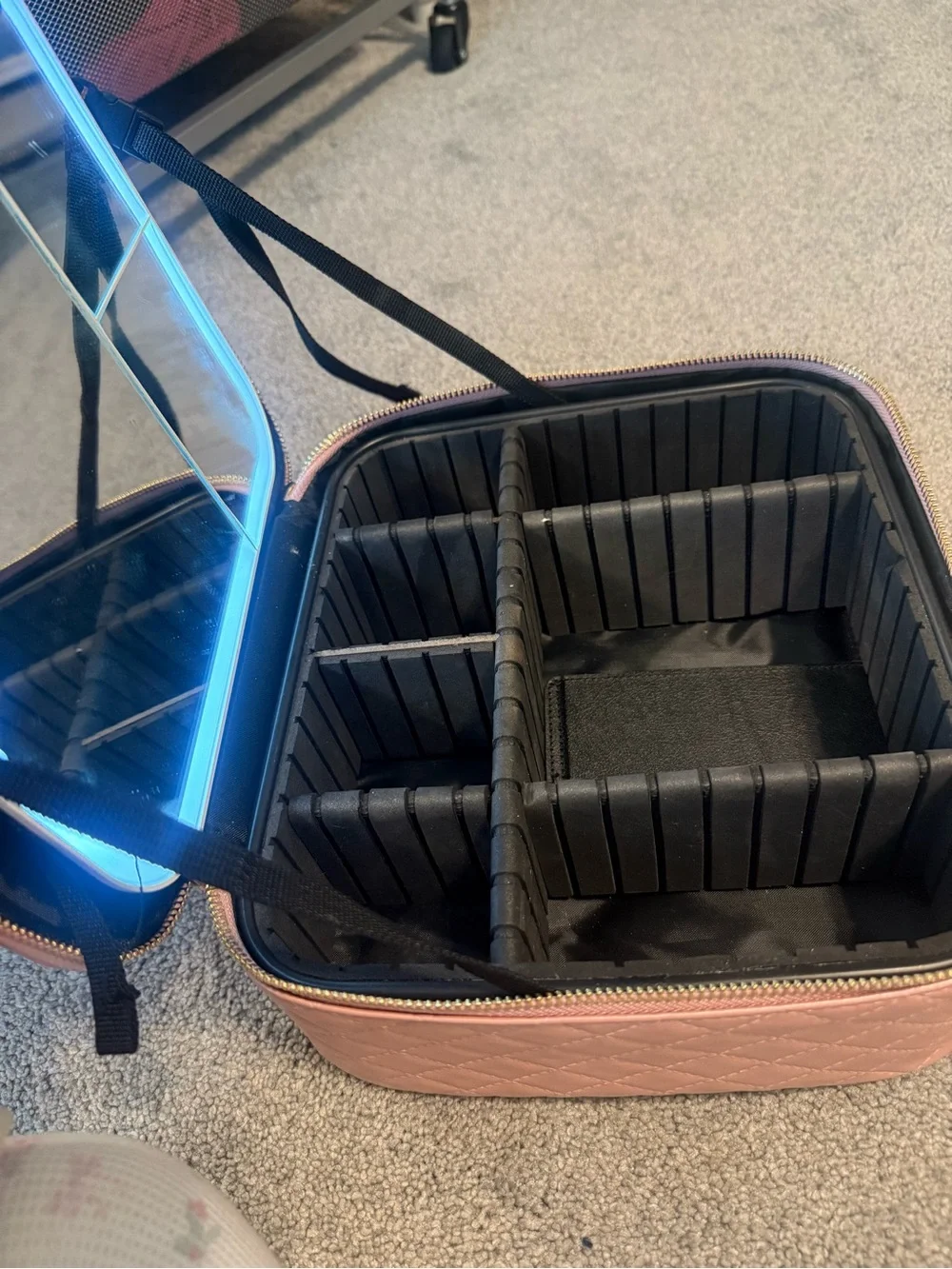Light up LED travel make up case
